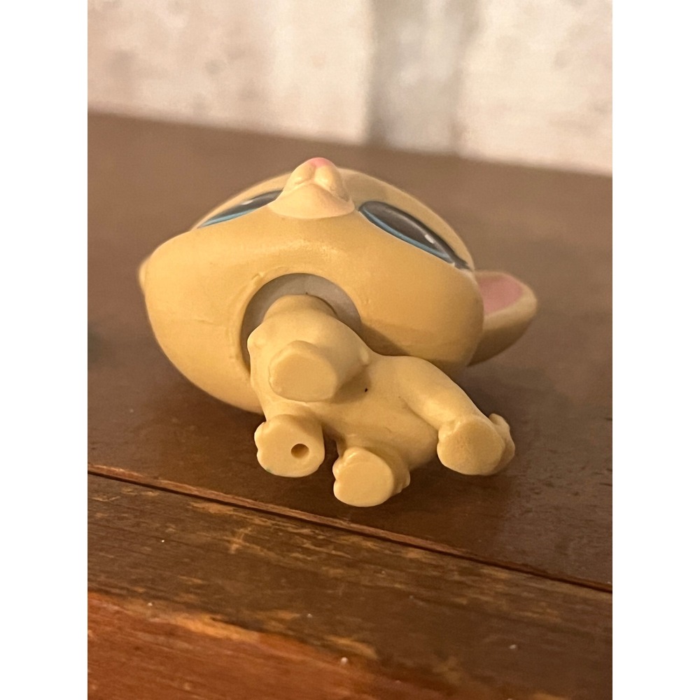 Hasbro Littlest Pet Shop LPS Tan Beige Chihuahua #92 Poco La Playa Puppy Dog - Picture 5 of 5